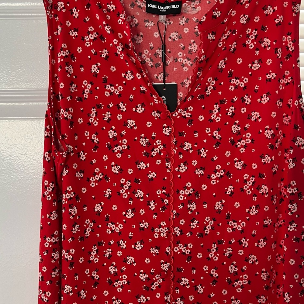 Karl Lagerfeld Red Floral V-Neck Sleeveless Blouse